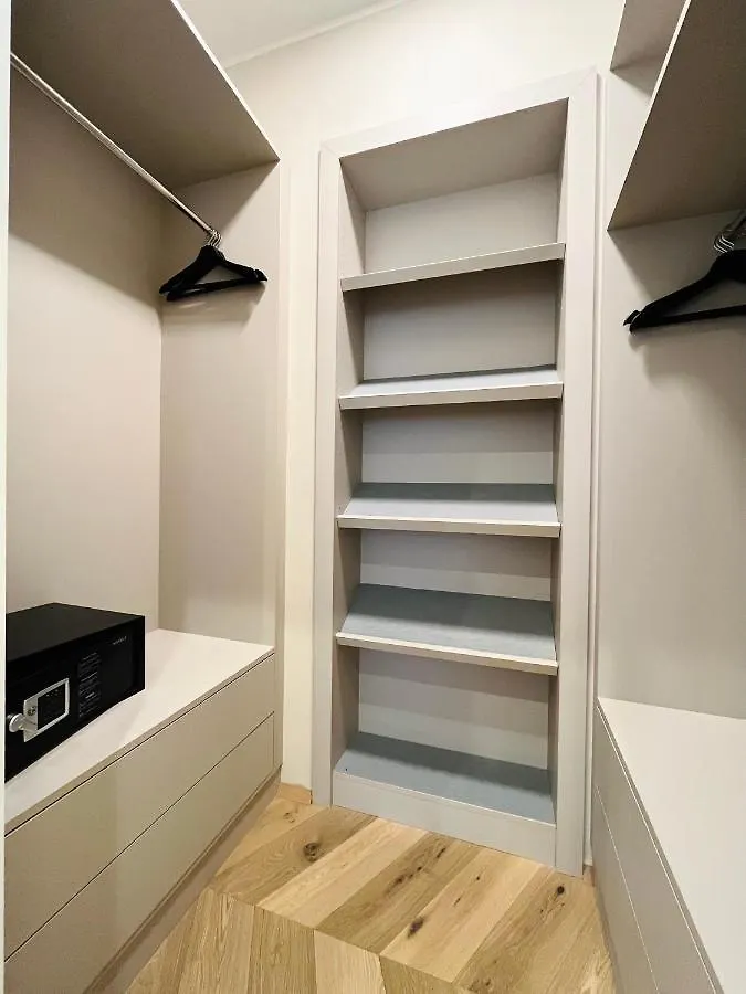 Luxury Home / 3-Raum-Suite An Der Frauenkirche / 4 Dresden 0*,  Germany