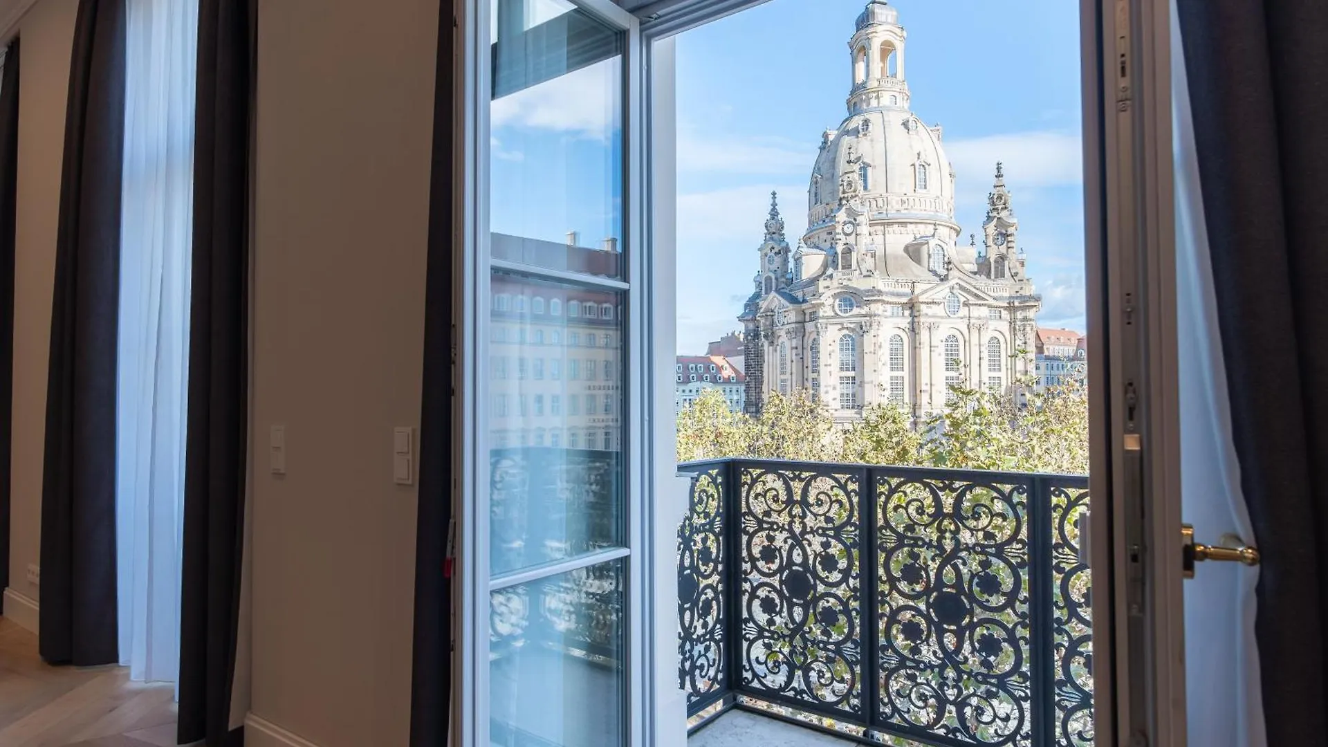 Luxury Home / 3-Raum-Suite An Der Frauenkirche / 4 Dresden